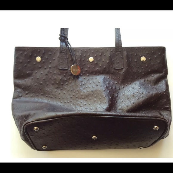 👗SALE Brown Ostrich style Leather, logo charm NWOT- only 2 bundle for 15 % off - Picture 2 of 13